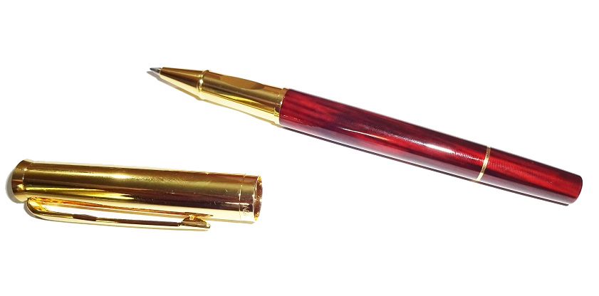 Dikawen 8031 Redwood Roller Ball Pen