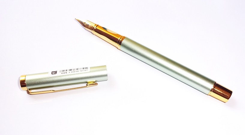 Luo Shi 3238 LightGreen Fountain Pen