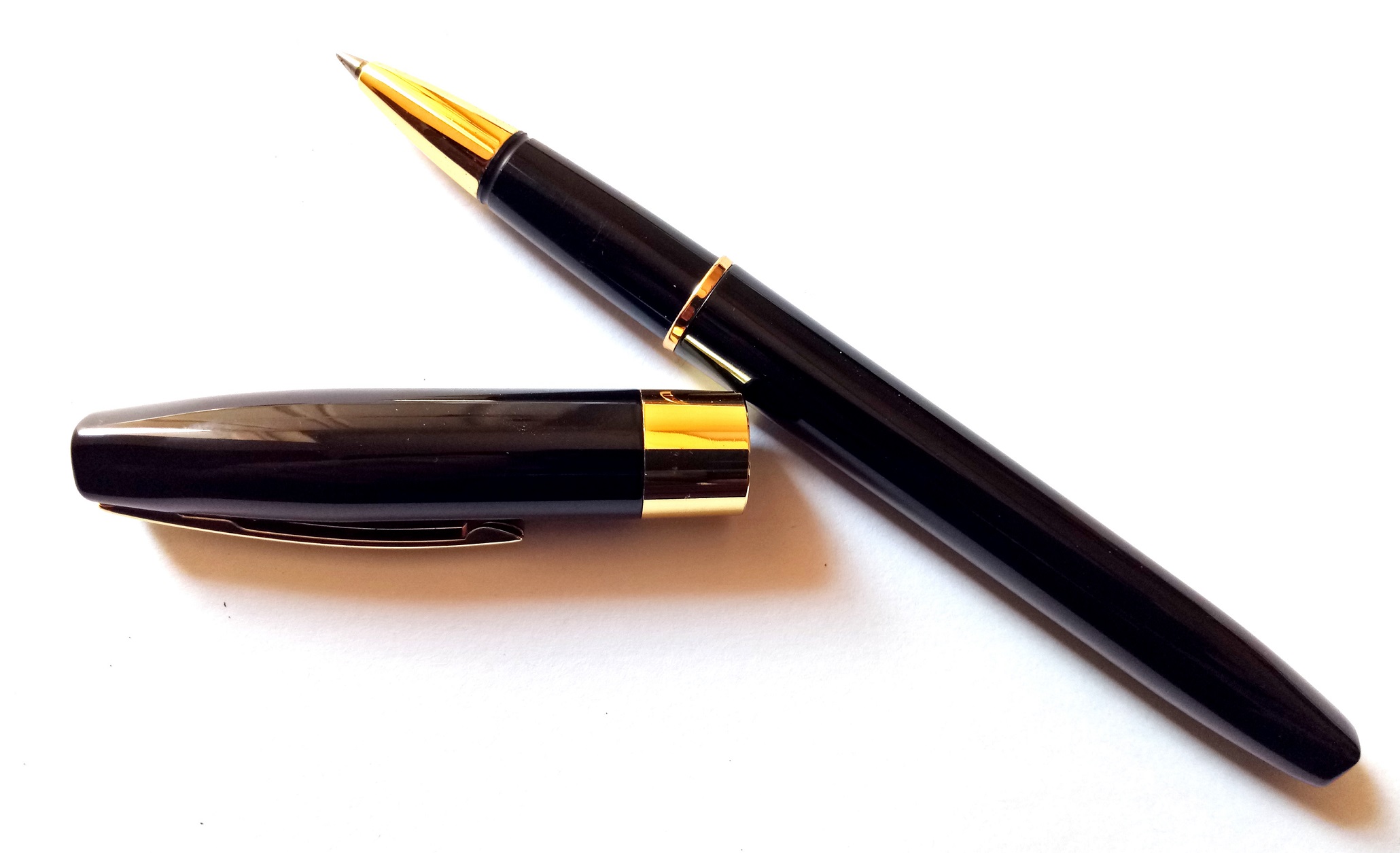 Dennis 306 Black Roller Ball Pen