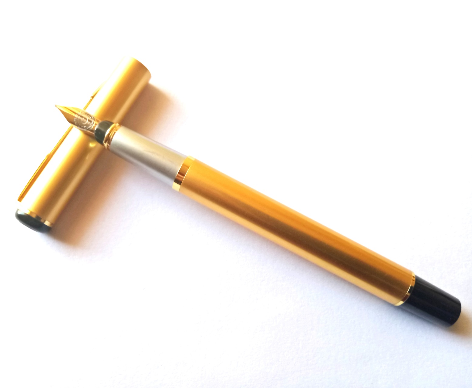 Baoer Slim Golden Fountain pen